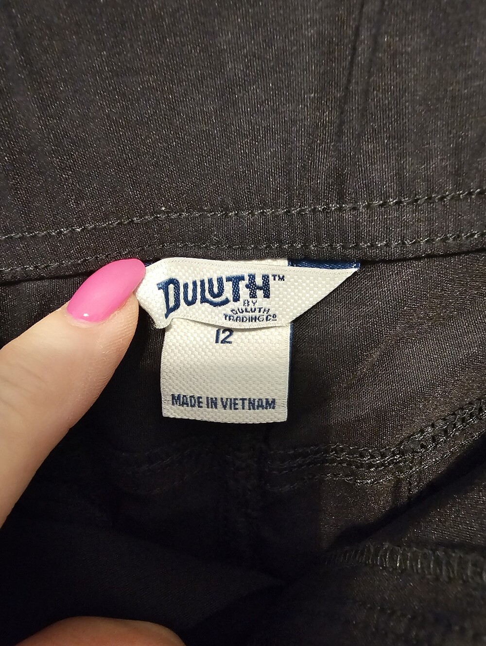 Women's Duluth Trading Company 10" Dark Gray Cargo Flexpedition Bermuda Shorts - Picture 2 of 5
